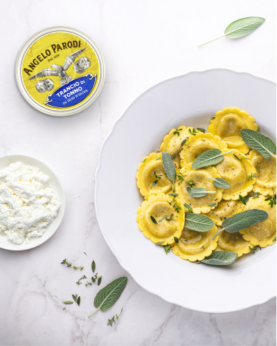 Margherite di pasta ripiene di Ricotta e Trancio di Tonno in Olio d’Oliva Angelo Parodi