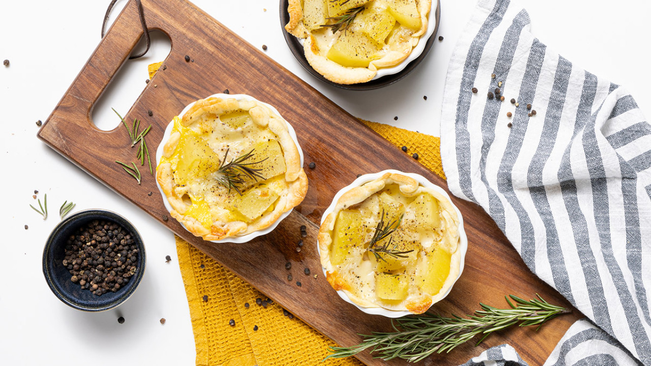 Torta salata di patate e Filetti di Acciughe del Mar Cantabrico alla mediterranea