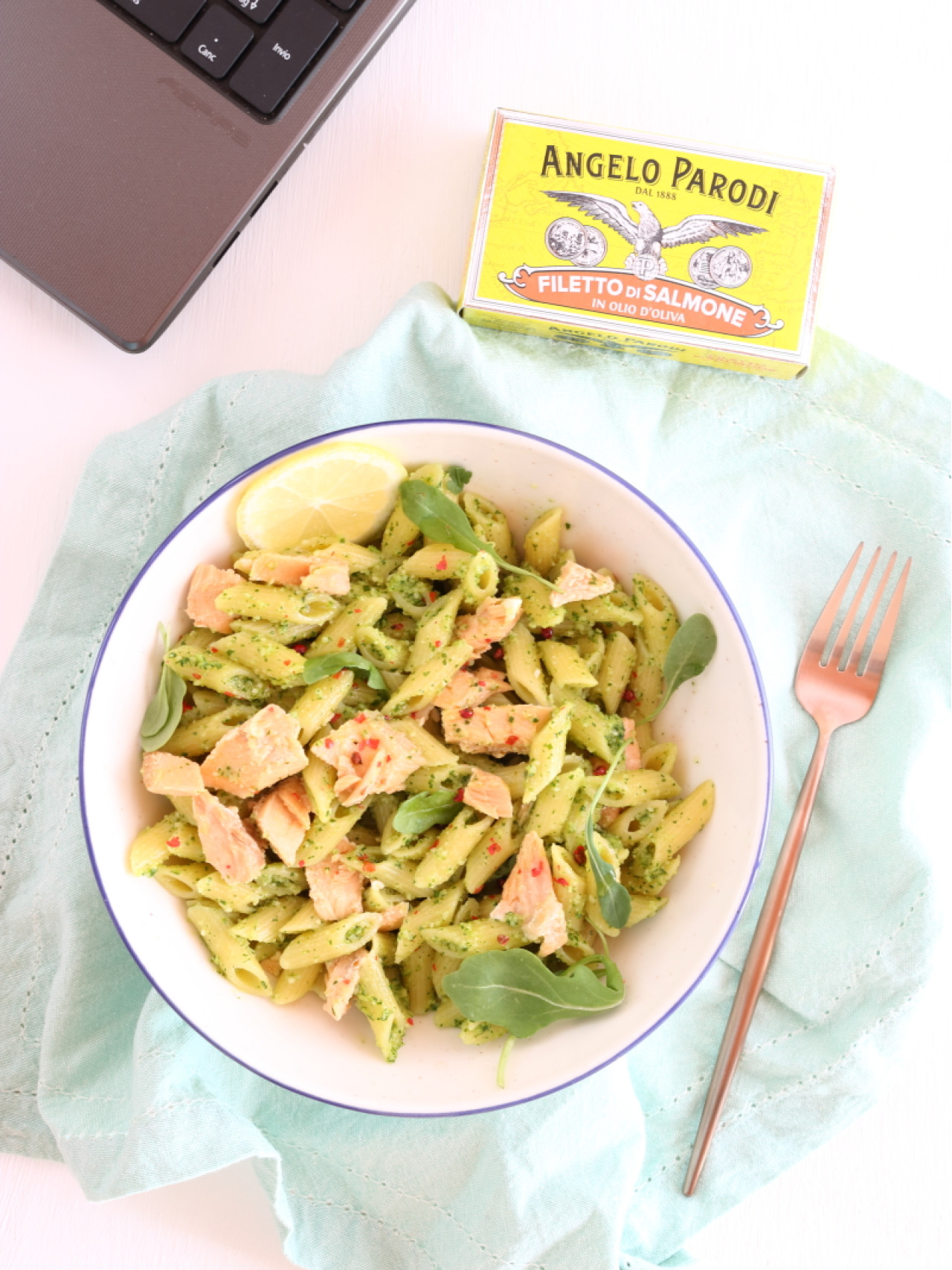 Pasta fredda con pesto di rucola e filetto di Salmone Angelo Parodi