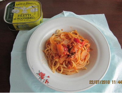 Spaghetti gustosi con Filetti di Sgombro in Olio d'Oliva Angelo Parodi