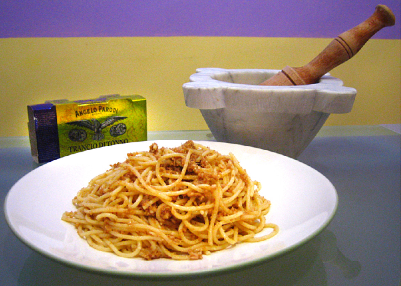 Spaghetti con salsa di bottarga e Trancio di Tonno in Olio d'Oliva Angelo Parodi