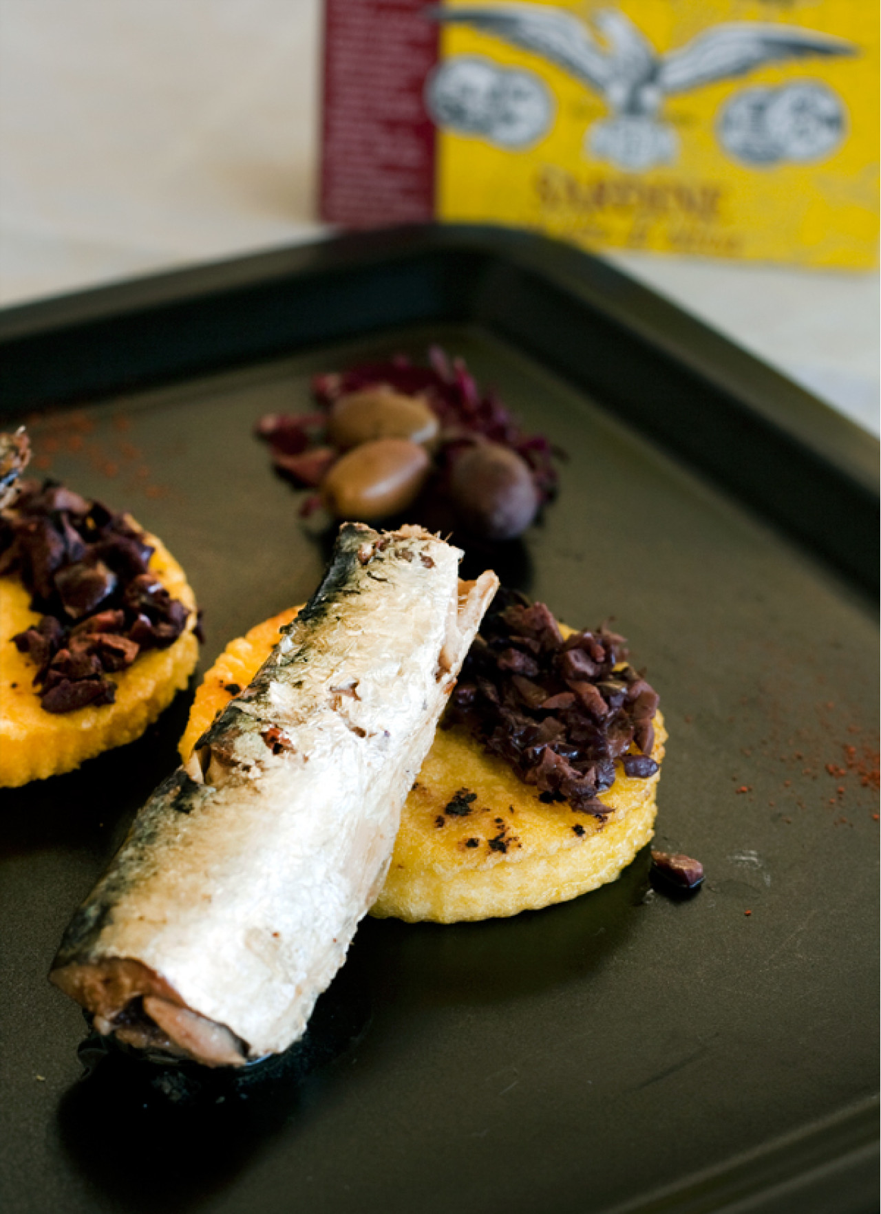 Polenta, taggiasche e Filetti di Sardine in Olio d'Oliva Angelo Parodi 