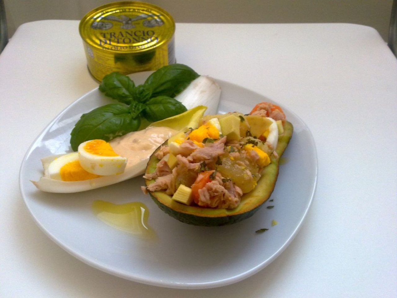 Insalata di Filetti di Tonno in Olio d'Oliva Angelo Parodi in coppa di avocado