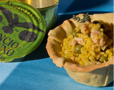 Cous cous speziato con Filetti di Tonno in Olio d'Oliva Angelo Parodi e piselli 