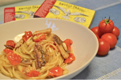 Spaghettini ai Filetti di Sardine in Olio d'Oliva Angelo Parodi e pinoli