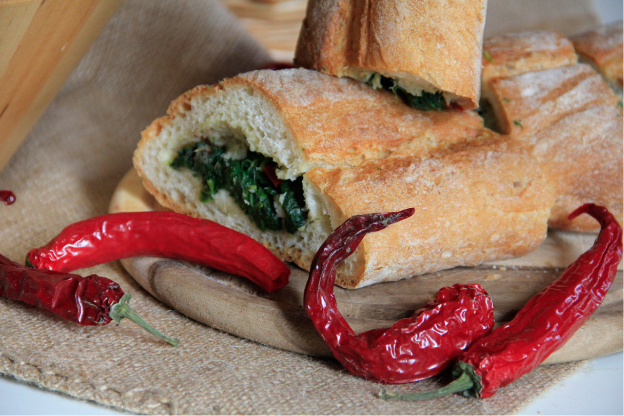Filone rustico con spinaci e Filetti di Acciughe del Mar Cantabrico Angelo Parodi