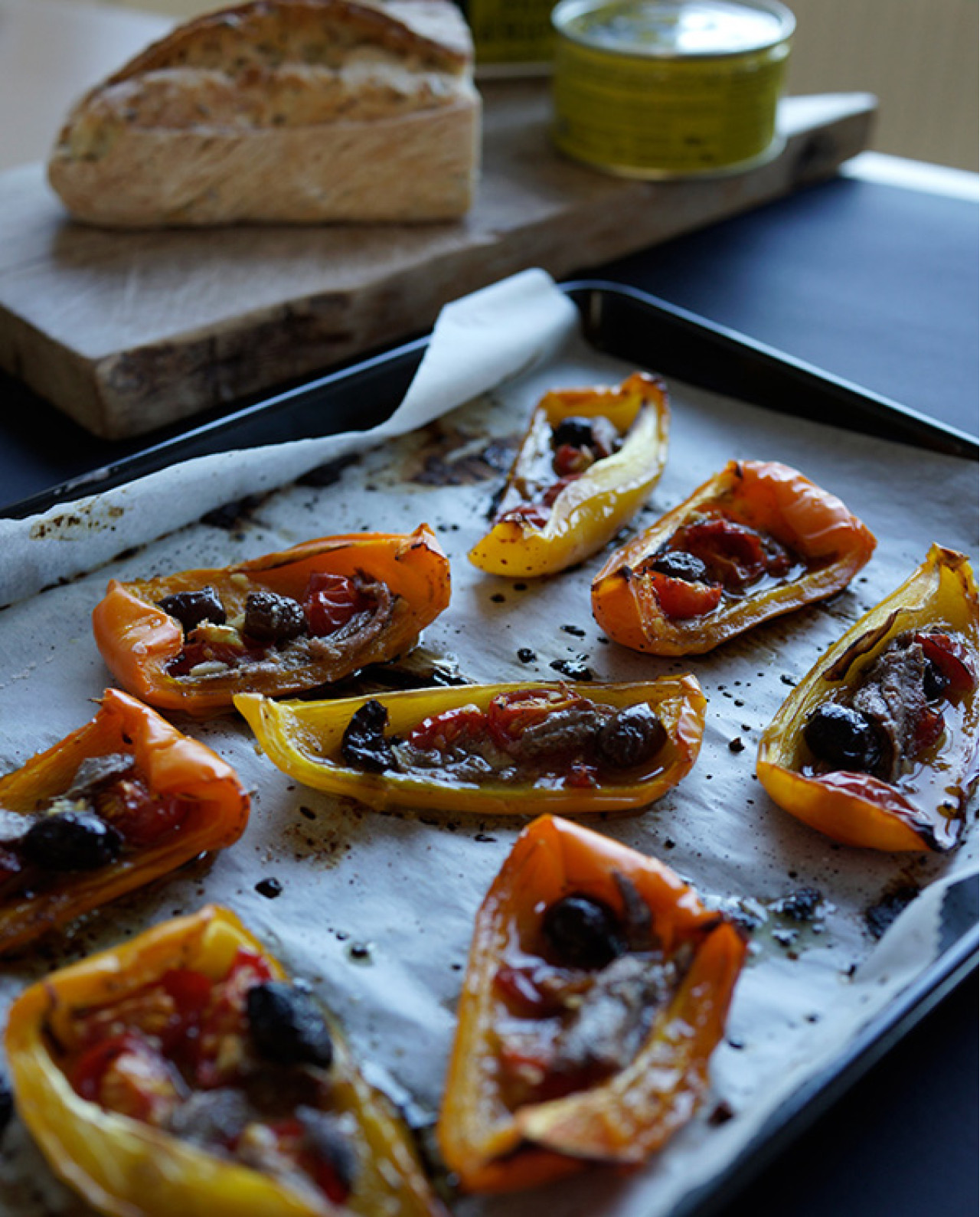 Peperoni arrostiti con olive e Filetti di Acciughe del Mar Cantabrico in Olio d'Oliva Angelo Parodi
