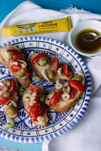 Bruschette estive con Pasta di Acciughe del Mar Cantabrico Angelo Parodi