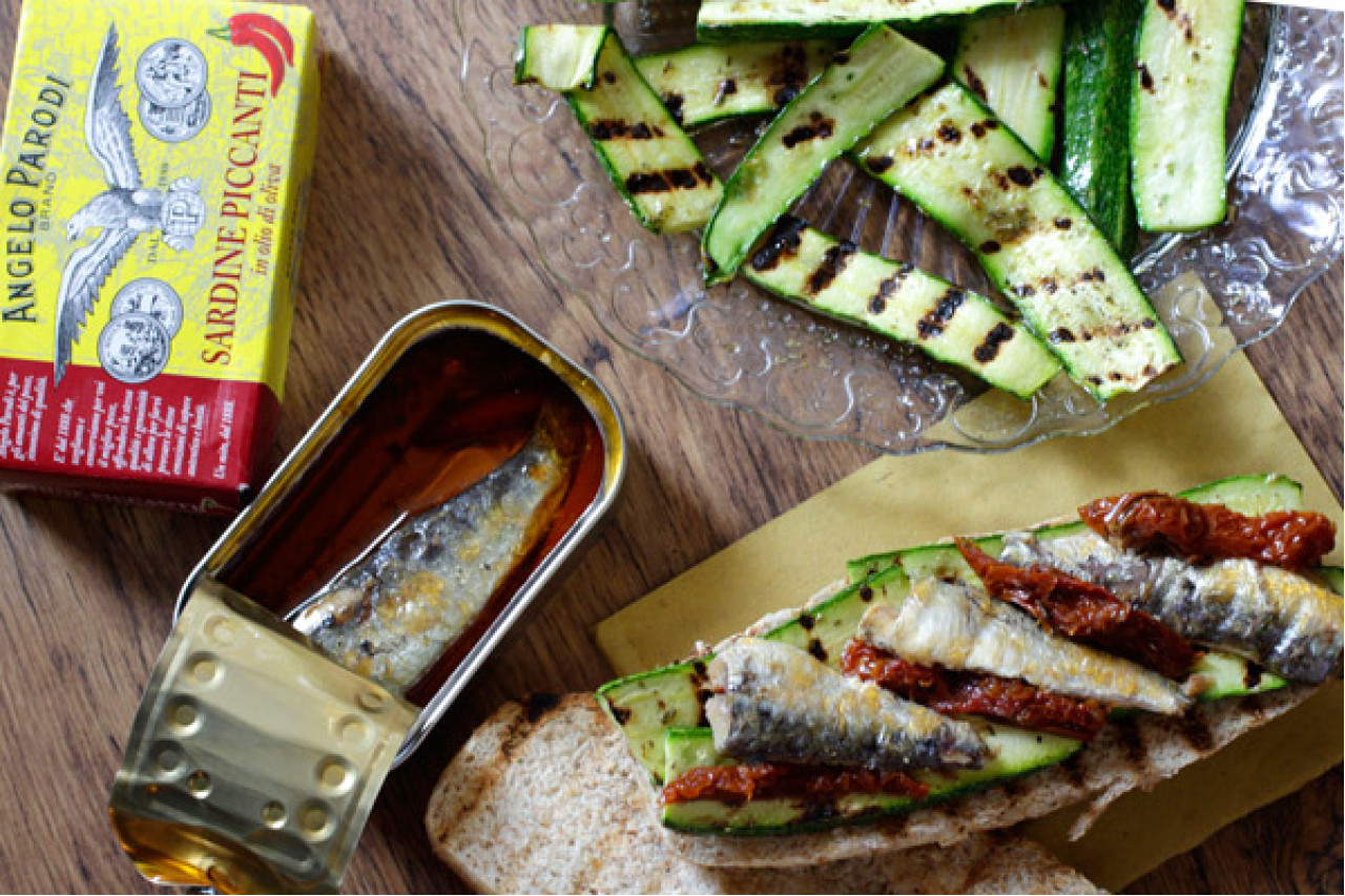 Panino integrale con Sardine Piccanti e verdure di Fedora