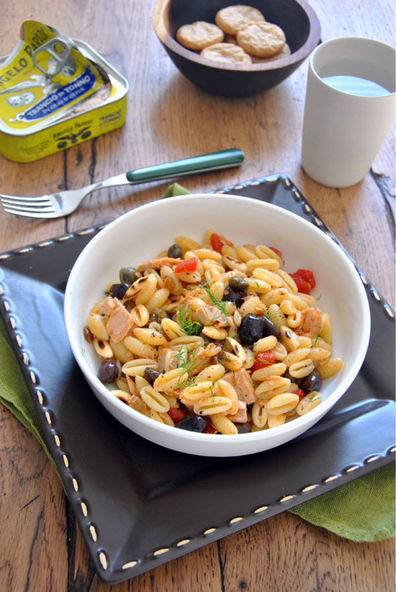 Gnocchetti sardi con ragù di Trancio di Tonno in Olio d'Oliva Angelo Parodi, capperi e olive