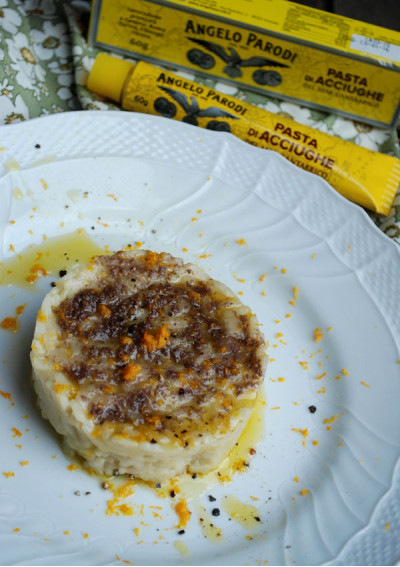 Risotto al burro salato con Pasta di Acciughe del Mar Cantabrico Angelo Parodi e scorza di arancia 