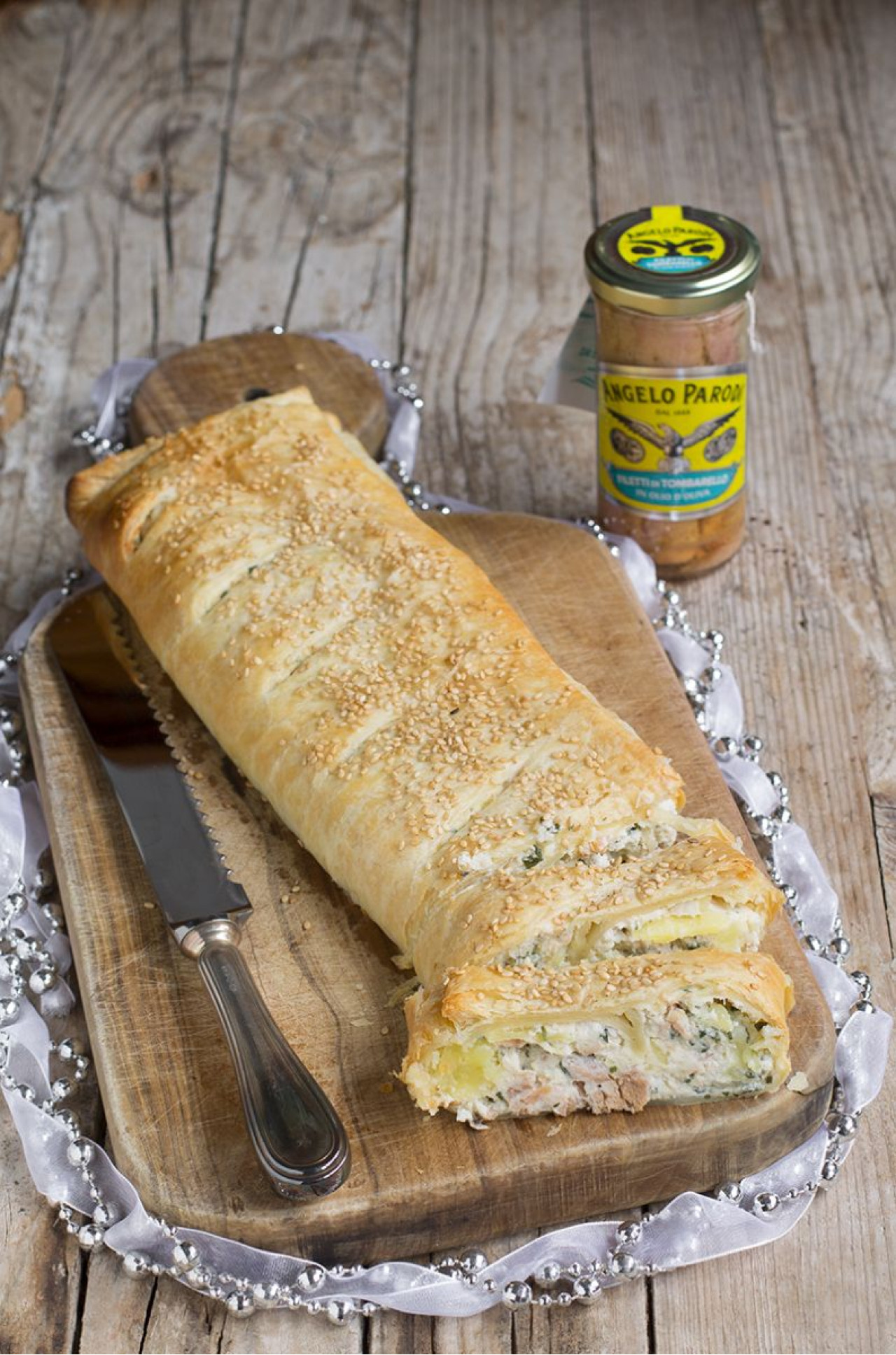 Strudel salato con ripieno di ricotta e Filetti di Tombarello in Olio d'Oliva Angelo Parodi