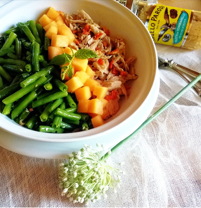 Bowl con fagiolini, Filetti di Tombarello in Olio d'Oliva Angelo Parodi, melone e carote