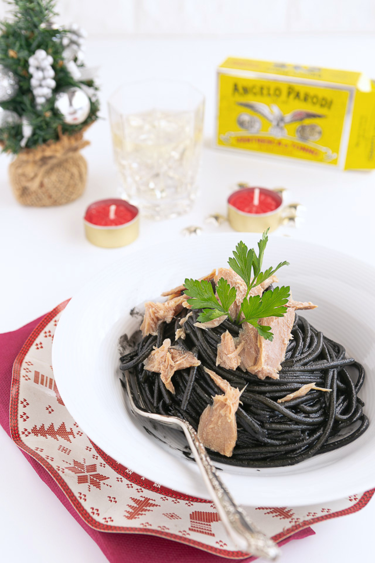 Spaghetti al nero e ventresca di tonno Angelo Parodi 