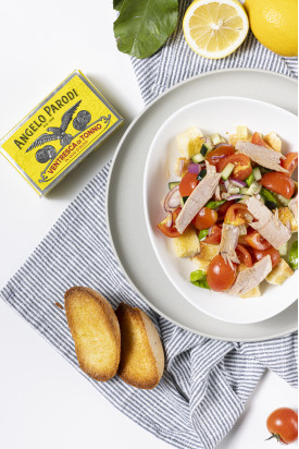 Panzanella con Ventresca di Tonno