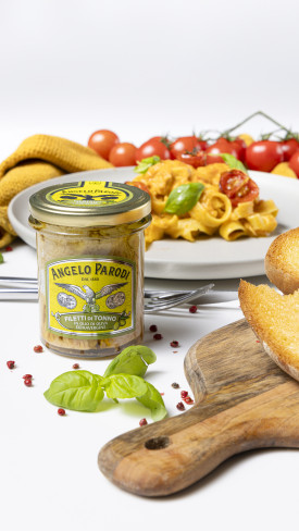 Fettuccine con sugo alla ligure di Filetti di Tonno in Olio Extra Vergine d’Oliva Angelo Parodi